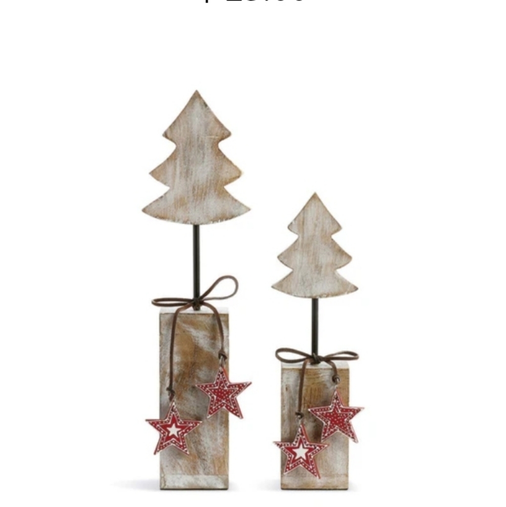 Rustic Wooden Holiday Tree Decor with Red Stars